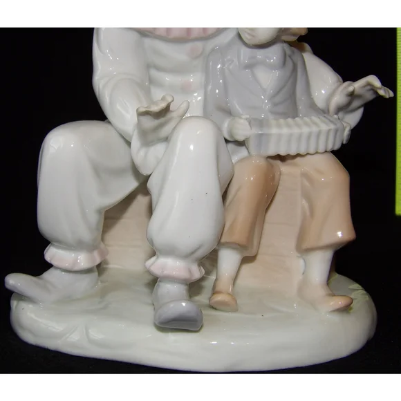 Vintage Paul Sebastian Clown with Boy and Accordion 1980's - Picture 6 of 7